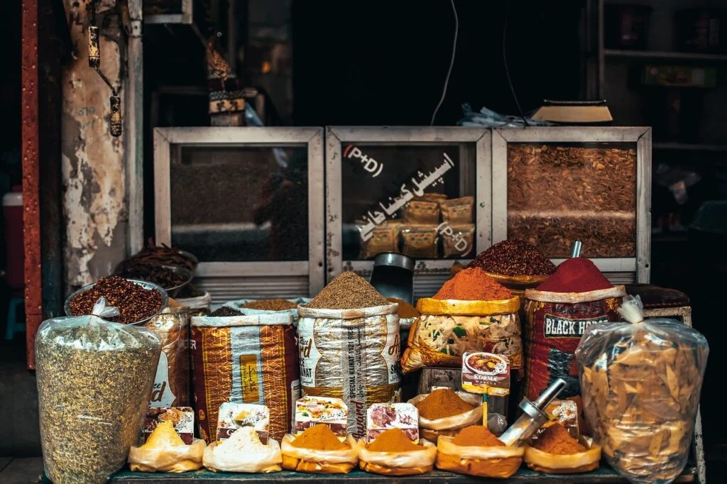 spices-cinnamon-garlic-8246675 spices, cinnamon, garlic-8246675.jpg